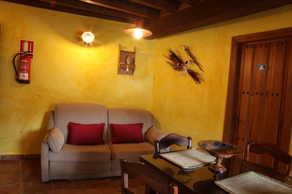 Apartamentos Rurales La Solana Robledillo De Gata Eksteriør bilde